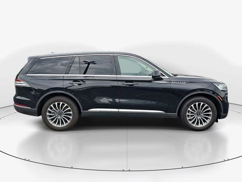 Used 2023 Lincoln Aviator AWD w/ Premium Package image 2