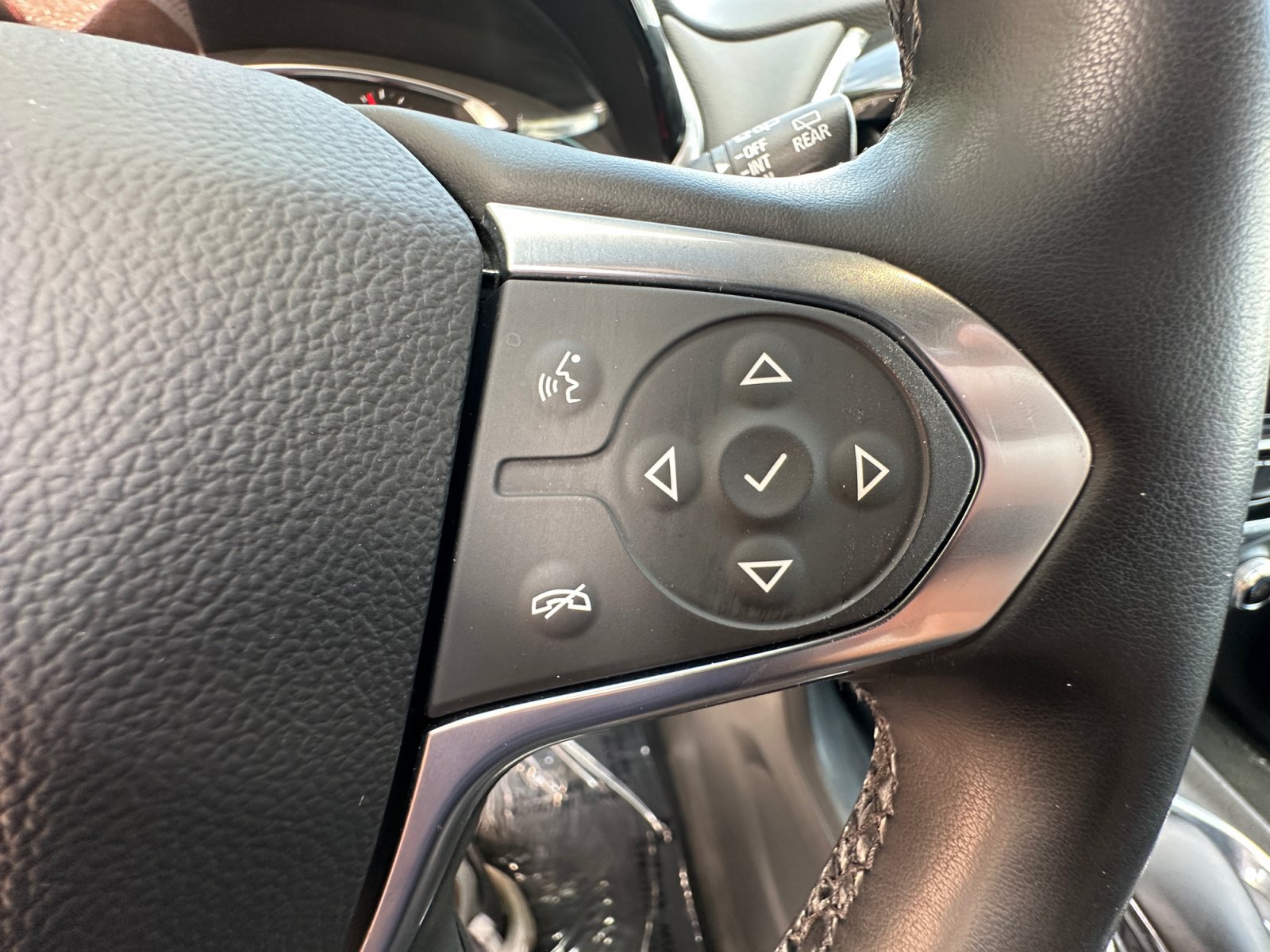 Used 2023 Chevrolet Traverse RS AWD/4WD image 22