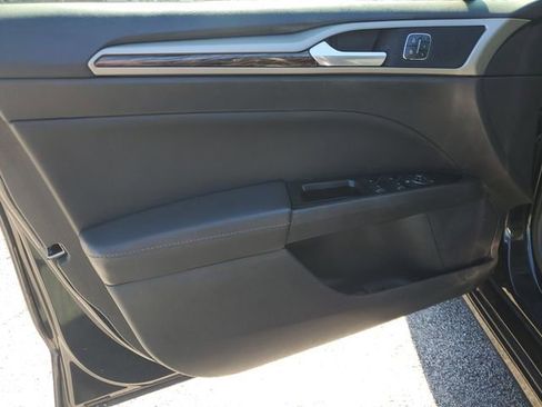 Used 2014 Ford Fusion SE w/ Equipment Group 202A image 19