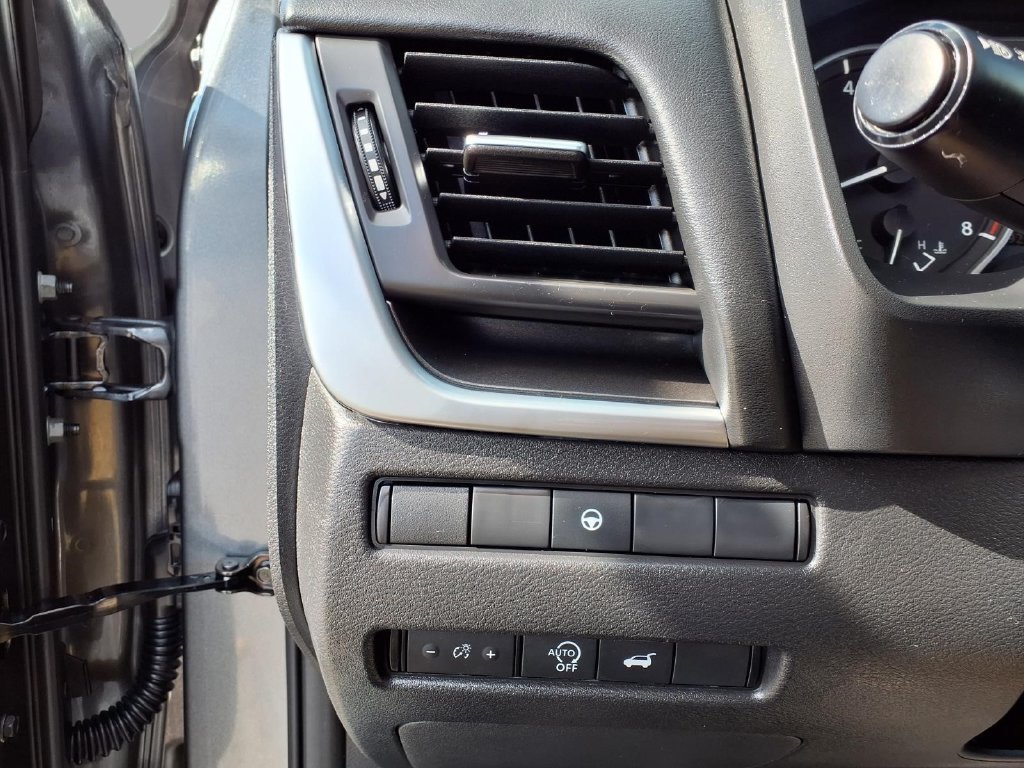Used 2026 Nissan Rogue SV w/ Cold Weather Package AWD/4WD image 17