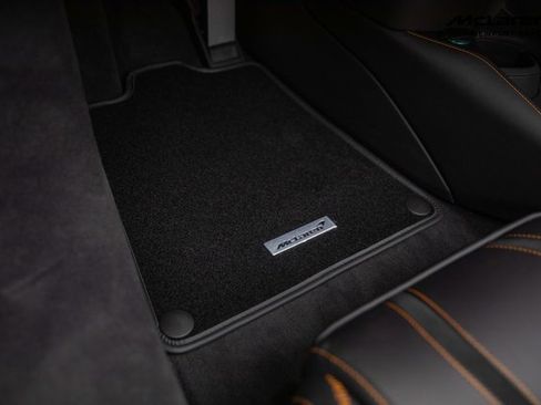 Used 2025 McLaren 750S Spider RWD image 27