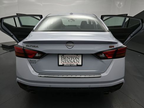 Used 2023 Nissan Altima 2.5 SR w/ SR Premium Package FWD image 10
