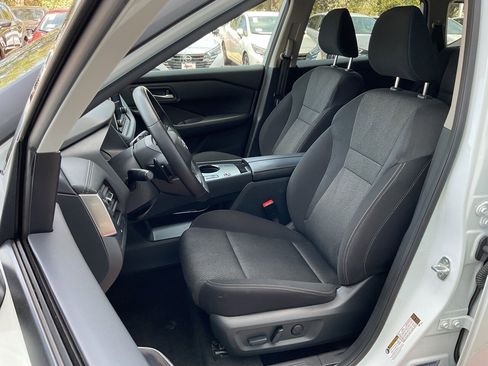 Used 2025 Nissan Rogue SV image 13