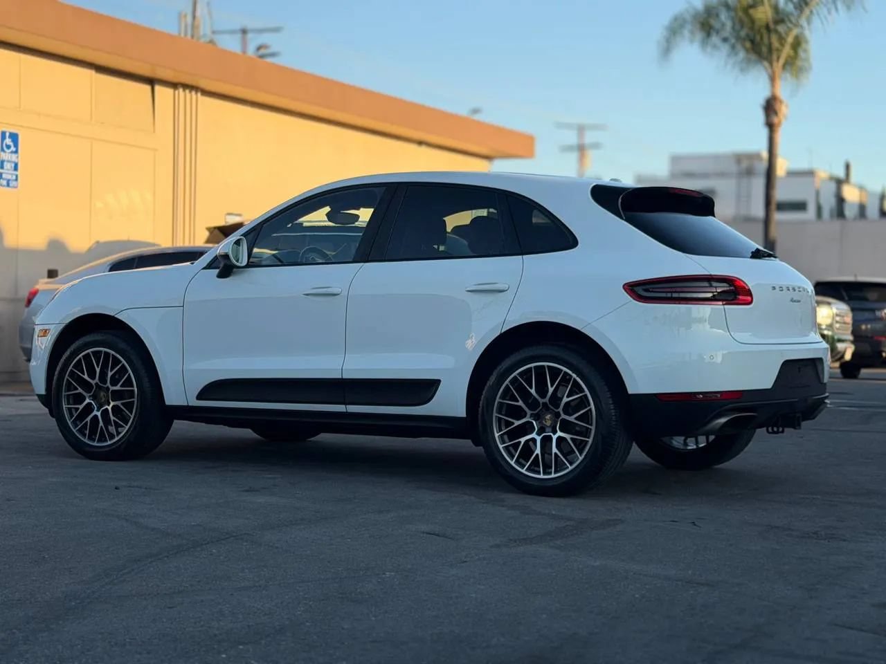 Used 2017 Porsche Macan AWD/4WD image 9