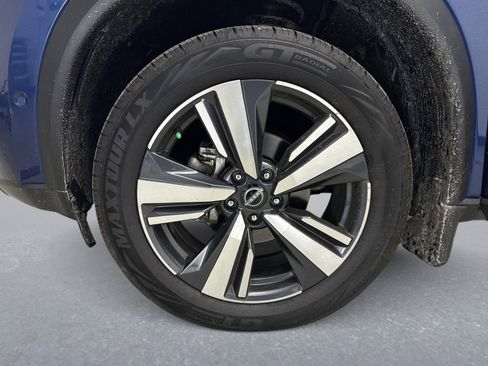 Used 2023 Nissan Rogue SL w/ SL Premium Package image 11