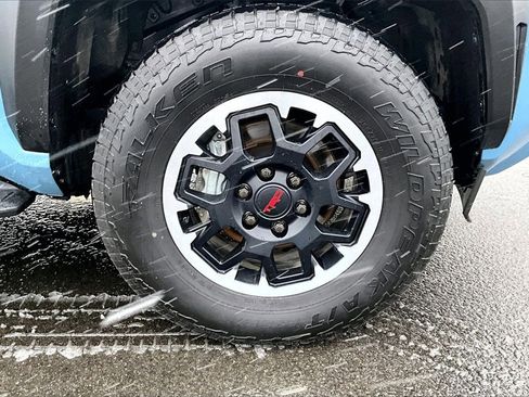 Used 2025 Toyota 4Runner TRD Off-Road image 9