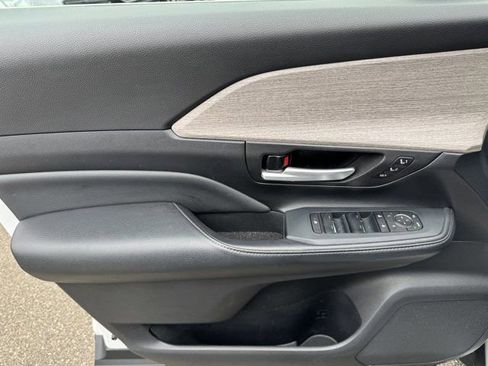 Used 2024 Toyota Grand Highlander Limited image 28