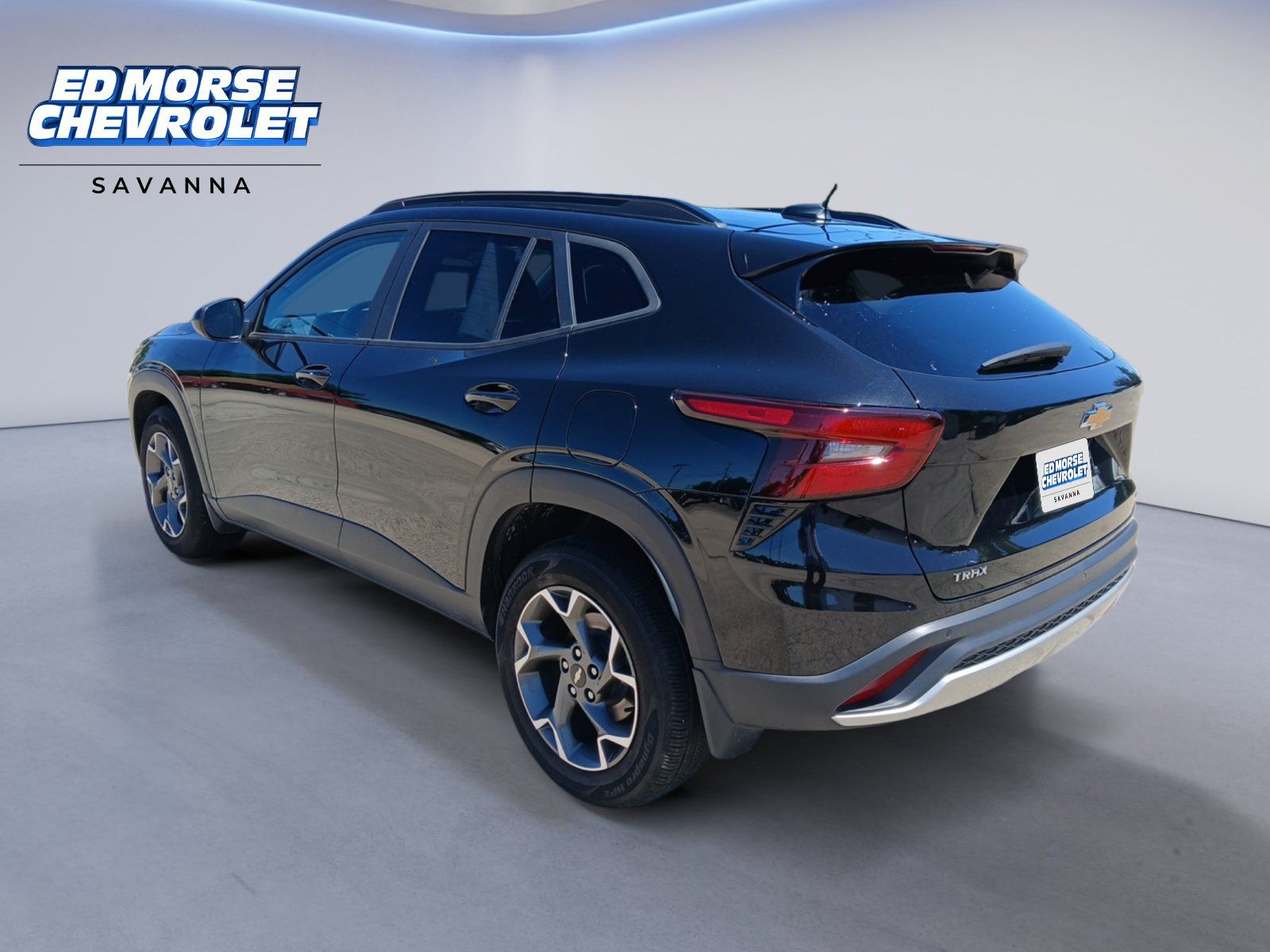 Used 2025 Chevrolet Trax LT w/ Sunroof Package FWD image 3