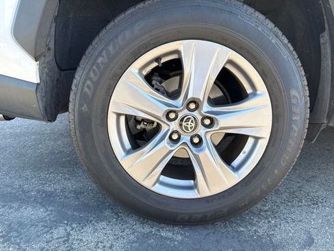 Used 2022 Toyota RAV4 XLE w/ Carpet Mat Package (TMS) AWD/4WD image 6