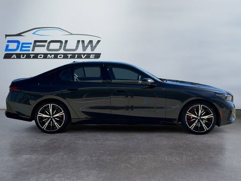 New 2026 BMW 550e xDrive 550e xDrive image 2