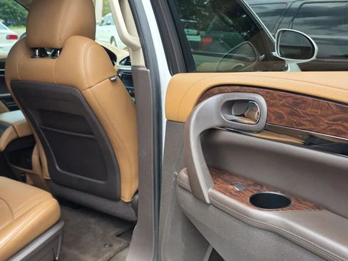 Used 2016 Buick Enclave Premium w/ Experience Buick Package FWD image 16