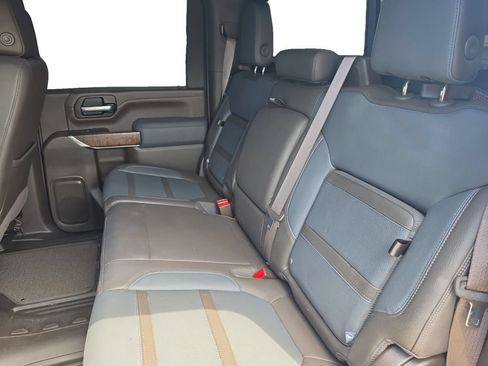 Used 2021 GMC Sierra 2500 Denali w/ Denali Black Diamond Edition AWD/4WD image 13