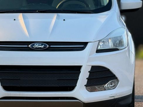 Used 2015 Ford Escape SE FWD image 12