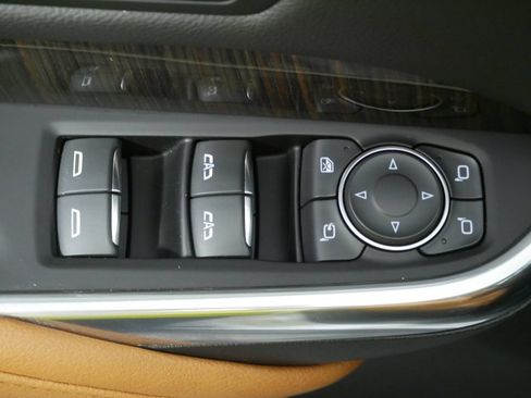 Used 2019 Cadillac XT4 Premium Luxury w/ Enhanced Visibility Package AWD/4WD image 21