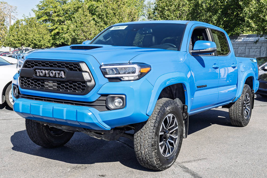 Used 2021 Toyota Tacoma TRD Sport w/ TRD Premium Sport Package AWD/4WD image 14