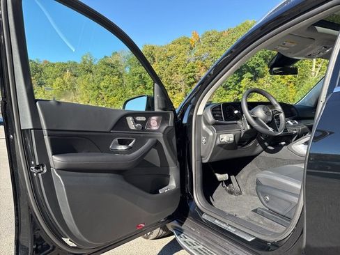 New 2026 Mercedes-Benz GLS 450 4MATIC image 23