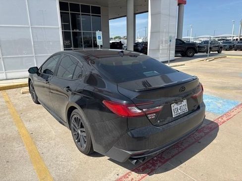 Used 2025 Toyota Camry SE FWD image 13