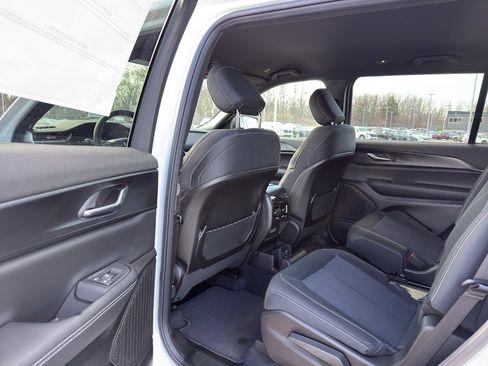 New 2026 Jeep Grand Cherokee L Laredo AWD/4WD image 29