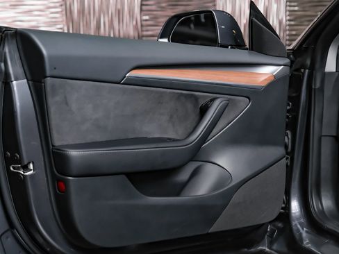 Used 2023 Tesla Model 3 Standard Range image 50