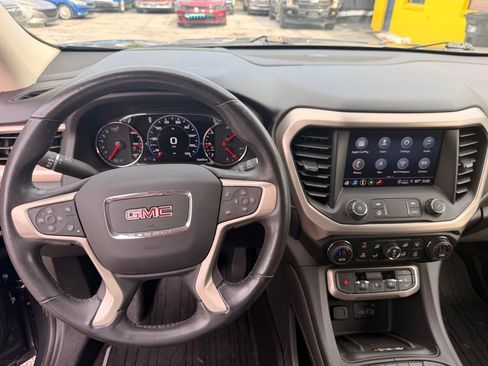 Used 2021 GMC Acadia Denali w/ Denali Technology Package FWD image 18