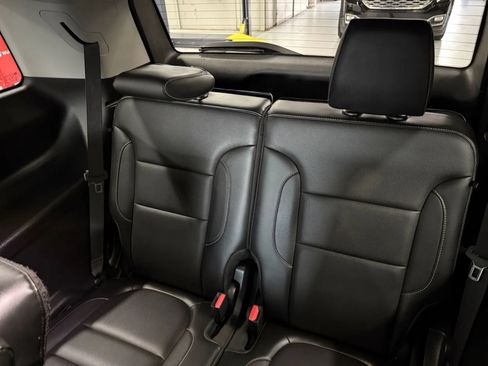 Used 2019 GMC Acadia SLT w/ Black Edition AWD/4WD image 19