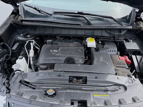 Used 2023 Nissan Pathfinder SL AWD/4WD image 34