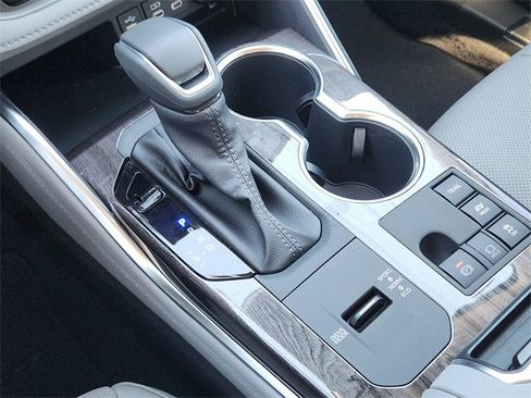New 2026 Toyota Highlander Platinum image 14