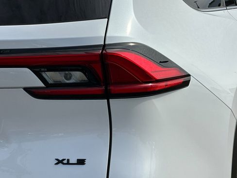 Used 2024 Toyota Grand Highlander XLE image 25