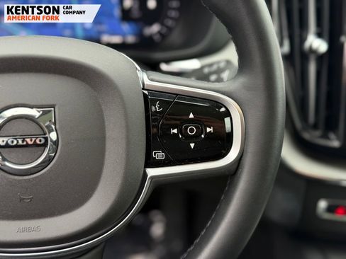 Used 2025 Volvo XC60 B5 Plus image 20