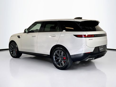Used 2024 Land Rover Range Rover Sport SE image 3