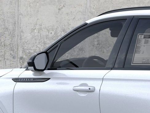 New 2026 Lincoln Corsair Premiere image 20