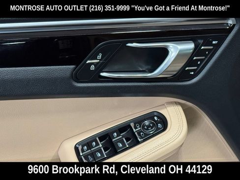 Used 2020 Porsche Macan AWD/4WD image 15