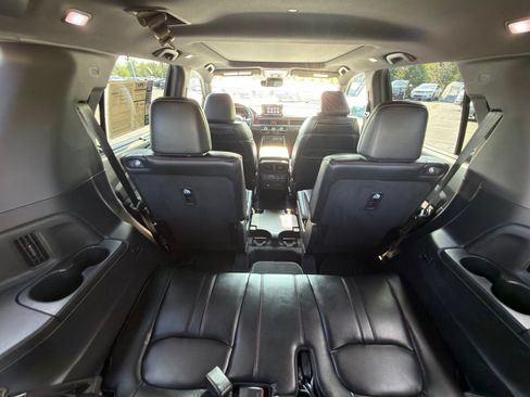 Used 2025 Honda Pilot Black Edition image 31