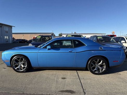 Used 2015 Dodge Challenger SXT Plus image 3
