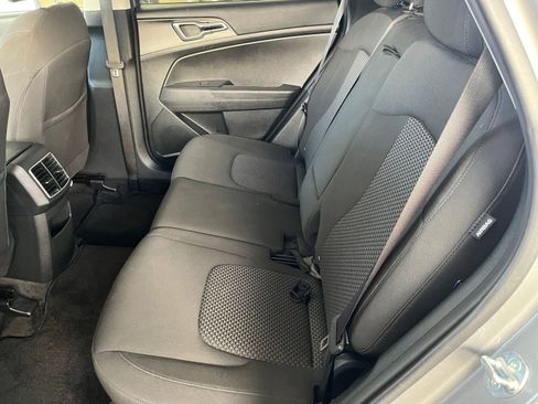 Used 2025 Kia Sportage LX image 25