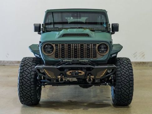 Used 2025 Jeep Wrangler Unlimited Rubicon w/ Technology Group image 2