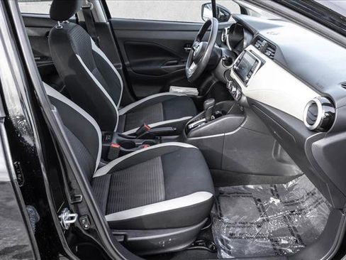 Used 2022 Nissan Versa SV image 24