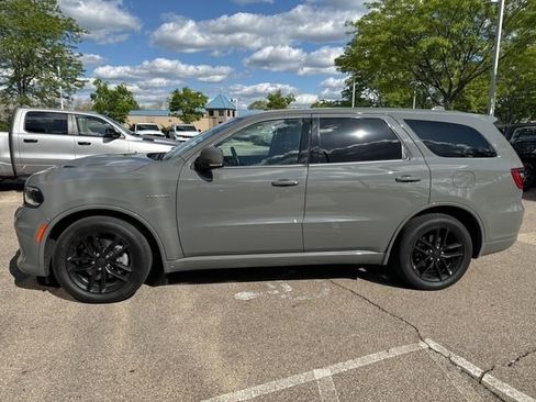 Used 2022 Dodge Durango R/T w/ Trailer Tow Group IV AWD/4WD image 2
