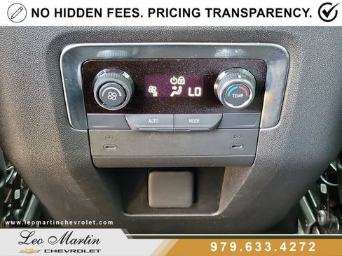Used 2025 Chevrolet Suburban LT RWD image 13
