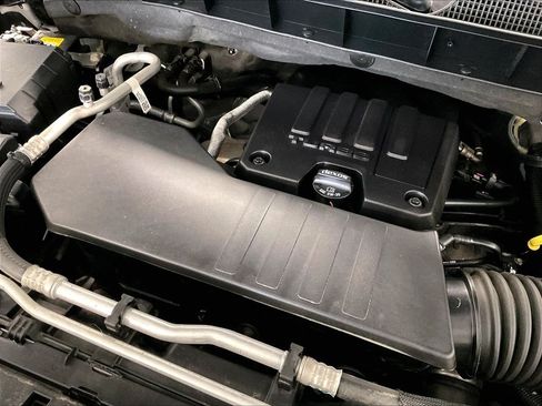 Used 2023 Chevrolet Silverado 1500 LT AWD/4WD image 35