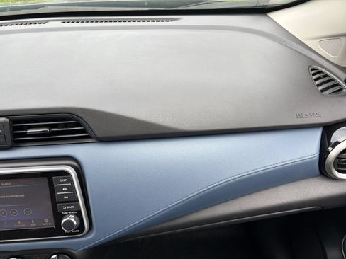 Used 2025 Nissan Versa SV FWD image 35