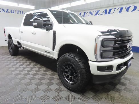 Used 2025 Ford F250 Platinum image 4