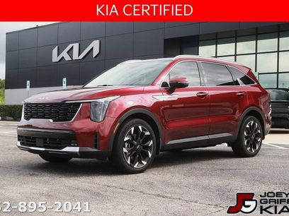 Certified 2025 Kia Sorento EX w/ Panoramic Sunroof Package