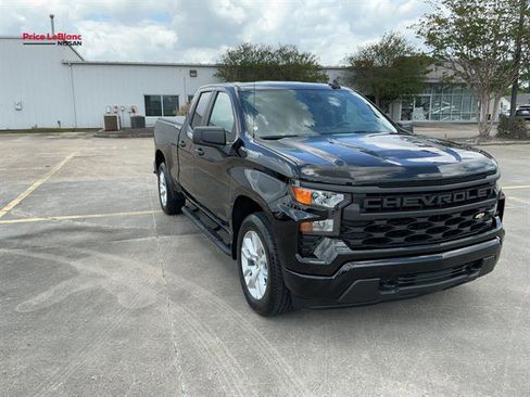 Used 2023 Chevrolet Silverado 1500 Custom image 11