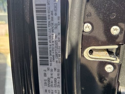 Used 2018 RAM 1500 Express w/ Express Value Package AWD/4WD image 10