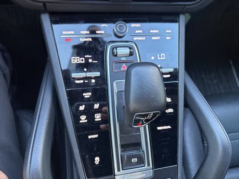 Used 2019 Porsche Cayenne AWD/4WD image 23