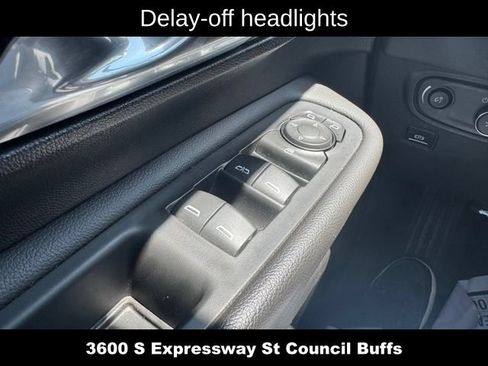 Used 2023 GMC Terrain SLT AWD/4WD image 24