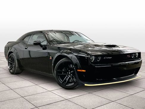 Used 2022 Dodge Challenger R/T Scat Pack RWD image 2