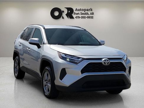 Used 2025 Toyota RAV4 XLE AWD/4WD image 1