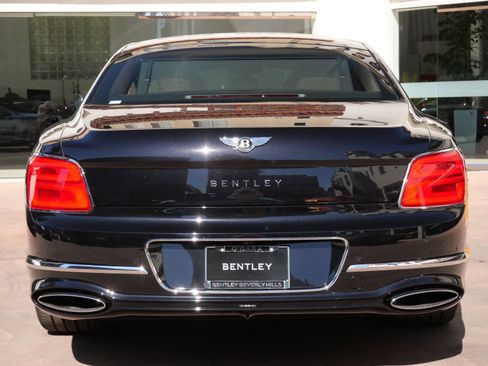 New 2026 Bentley Flying Spur Azure image 7